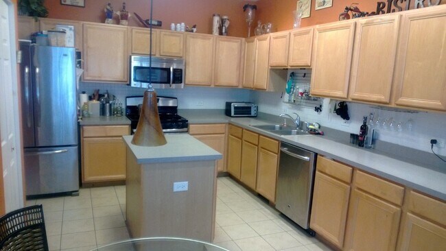 Foto del edificio - 2027 Juniper Ct