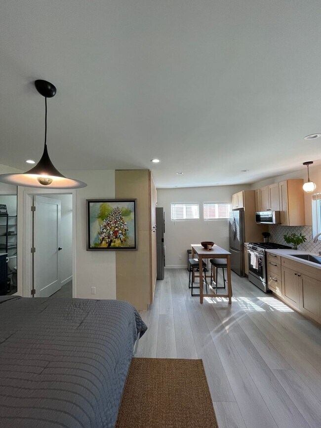 Foto del edificio - 5122 Willowcrest Ave
