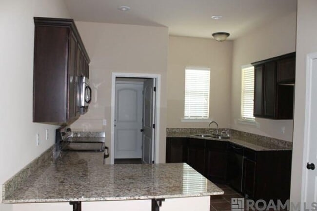 Building Photo - 37237 Market Place Drive