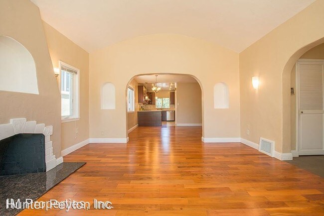 Building Photo - 4 br, 2.5 bath House - 3715 Atlas Ave