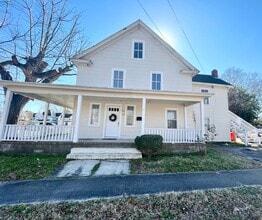 Building Photo - 301 W Fearing St