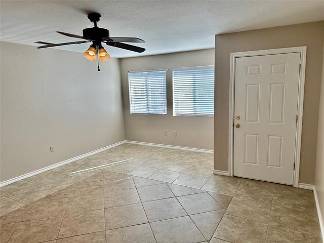 Building Photo - 727 Cain Dr
