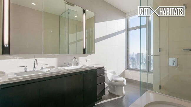 Foto del edificio - 530 W 30th St