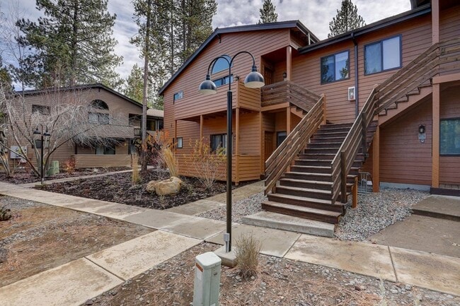 Building Photo - FOR RENT: FURNISHED 2 BED 2 BATH plus Loft POWDER VILLAGE CONDO - WITH SEASONAL POOL/SPA TO ENJOY!