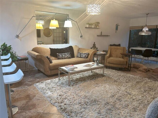 Foto del edificio - 825 S Osprey Ave