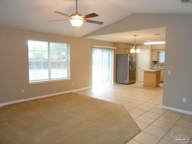 Foto del edificio - 1921 Merlin Rd