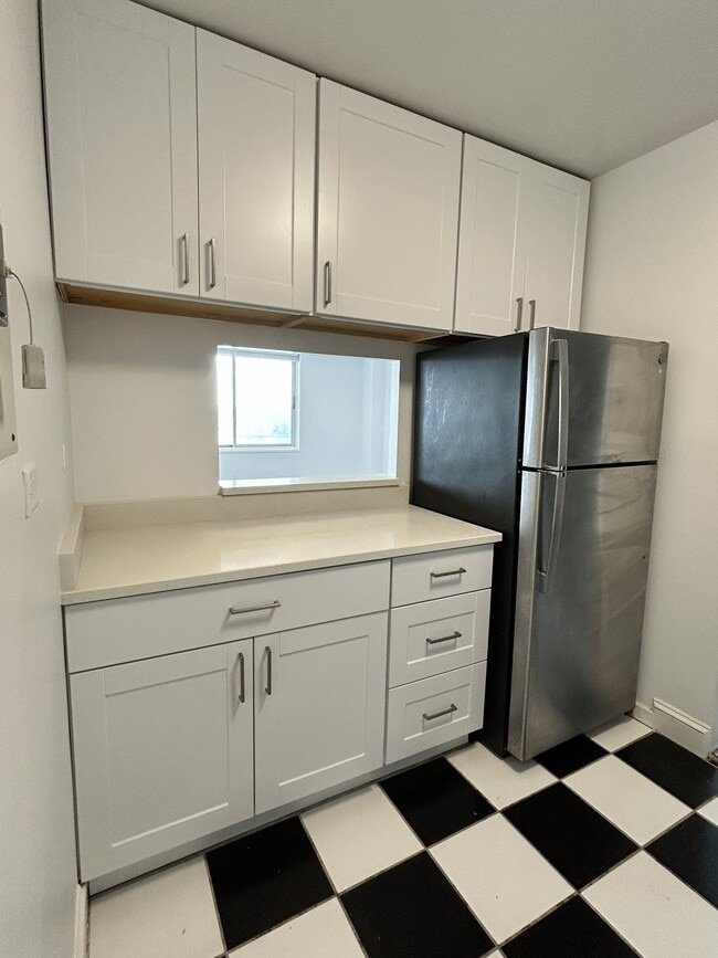 Photo - 5340 Holmes Run Pkwy (Alexandria, VA) Apartment