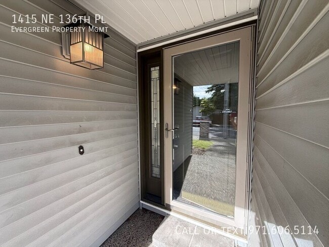 Building Photo - 1415 NE 136th Pl