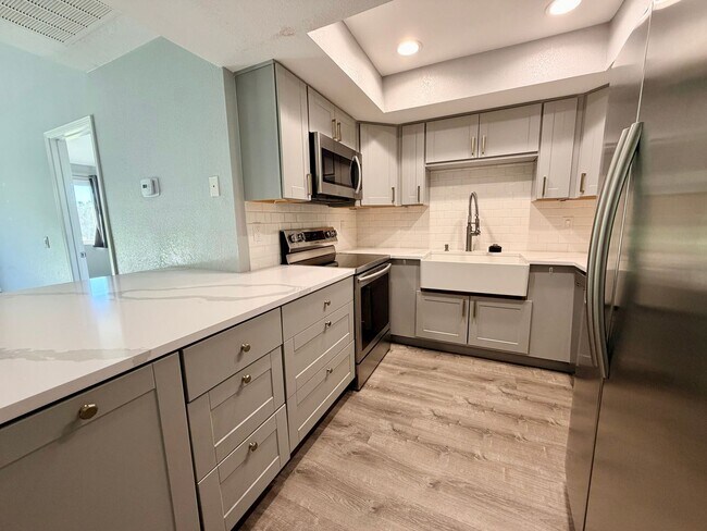 Foto del edificio - AVAILABLE NOW! BEAUTIFUL 2-Bedroom 2 -bathroom Condo in La Quinta Palms! ALL UTILITIES INCLUDED!