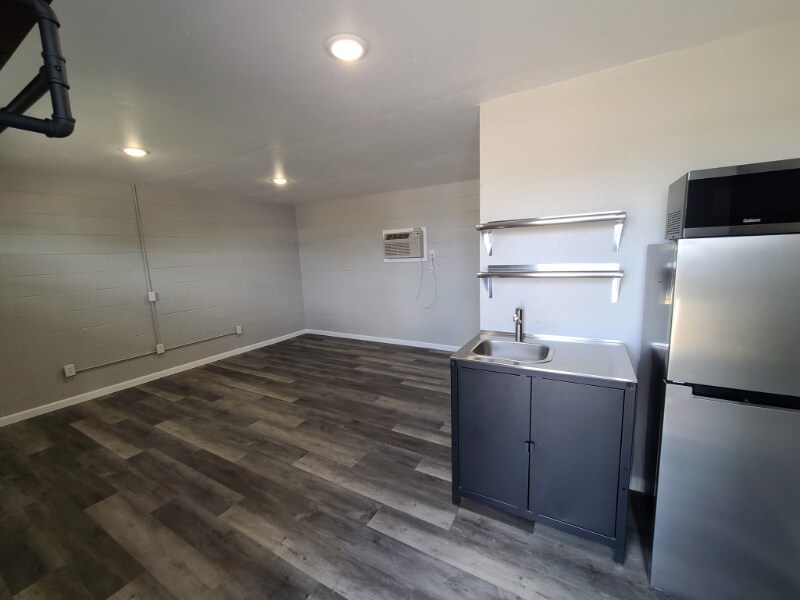 Foto del edificio - 1321 E Broadway St