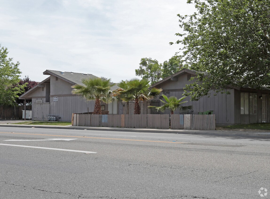 Building Photo - 1207-1233 Malio Dr