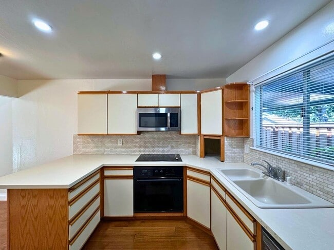 Photo - 2047 Montecito Ave Townhome