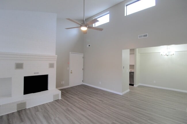 Building Photo - 1026-12 Blue Ridge Dr
