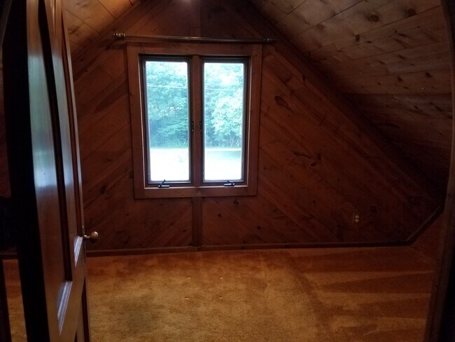3rd Bedroom - Upstairs - 919 Beach Ave