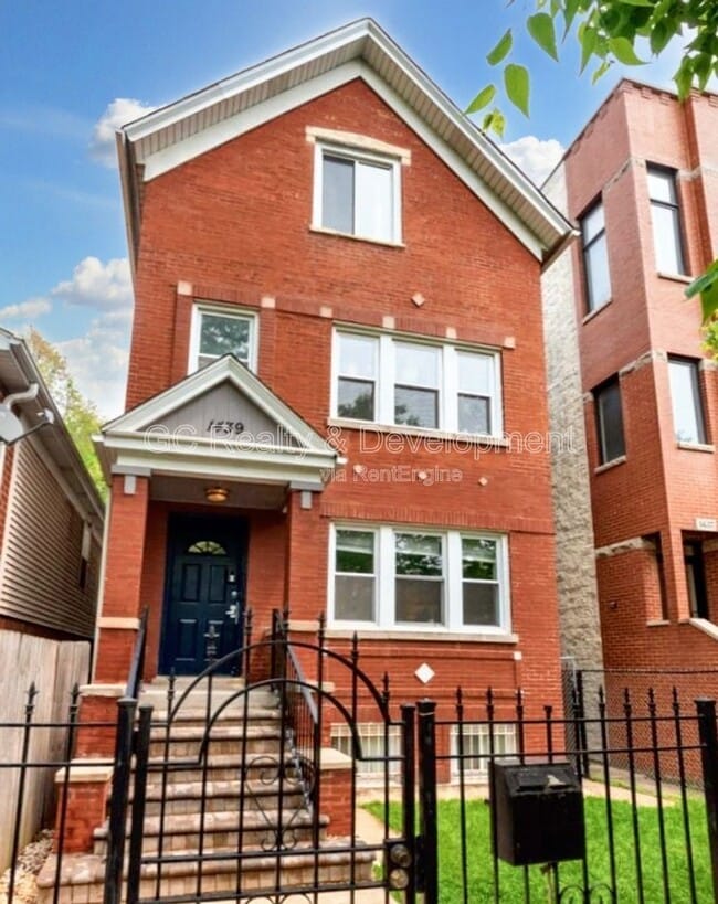Building Photo - 1439 N Artesian Ave