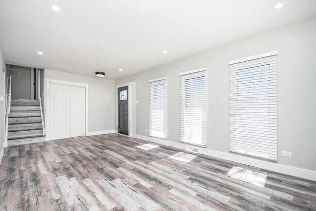 Building Photo - 15369 Ingleside Ave