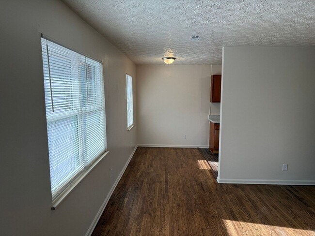 Building Photo - 5525 Jacksboro Pike