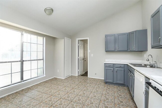 Foto del edificio - 24306 Kennedy Ranch Dr