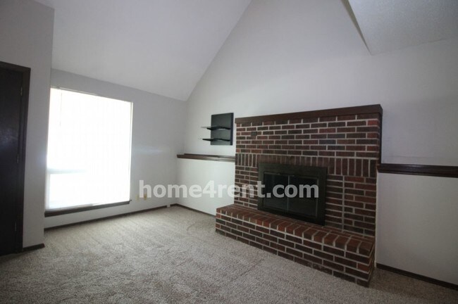 Building Photo - 10182 Haskins St