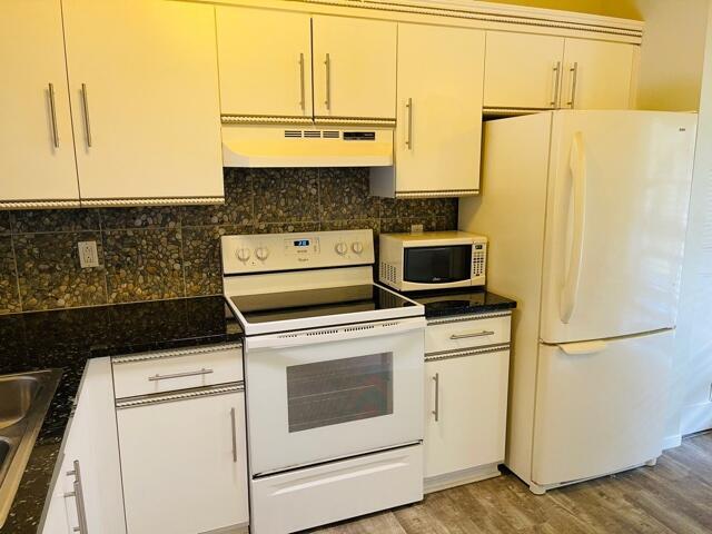 Building Photo - 3386 Lucerne Park Dr