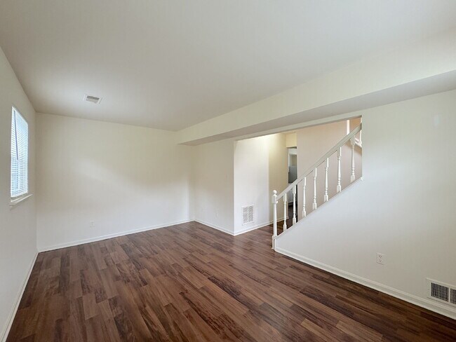 Foto del edificio - Fabulous 2-Bedroom and 1-Bathroom located in Lorton, VA