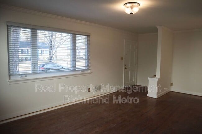 Building Photo - 6407 Kensington Ave