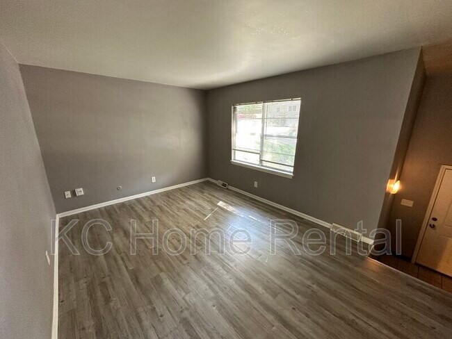 Foto del edificio - 7252 Montana Ave