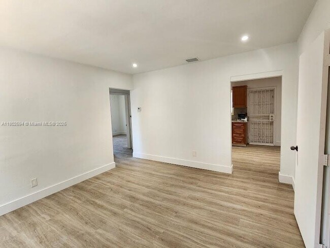 Foto del edificio - 2754 SW 34th Ave
