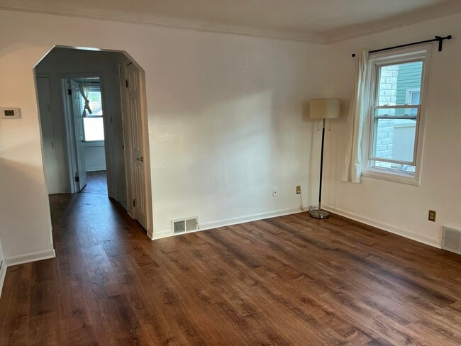 Building Photo - 1702 N Alexander Ave