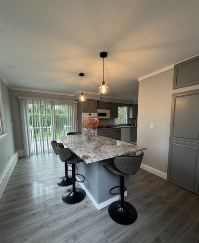 Building Photo - 148 Russells Mills Rd