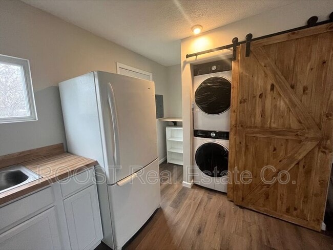 Foto del edificio - 1150 Elderwood Ave