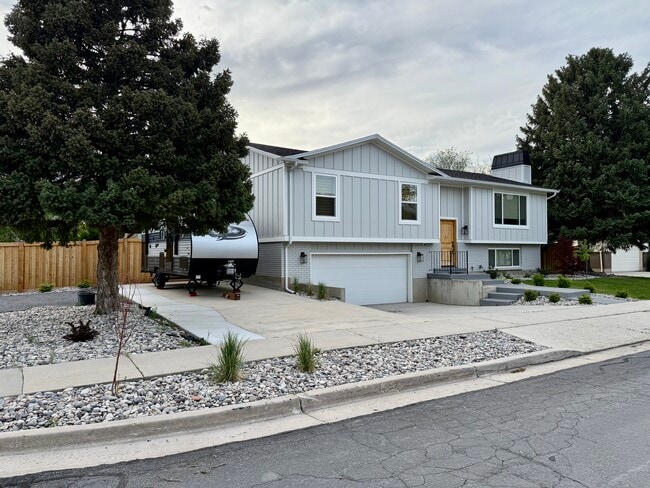 Building Photo - 11152 S Lyndbrook Way