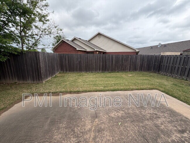 Foto del edificio - 88 E Cydnee St