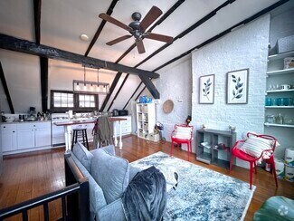 Building Photo - 4 Champney Pl