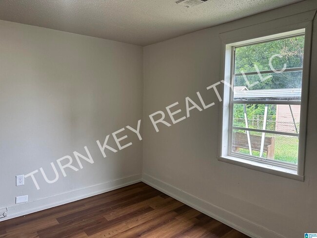 Building Photo - 2212 20th St N