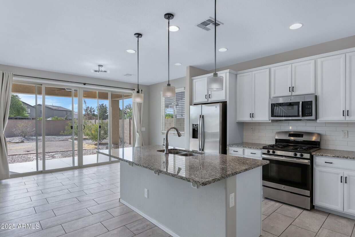 Foto principal - 19566 N Crestview Ln