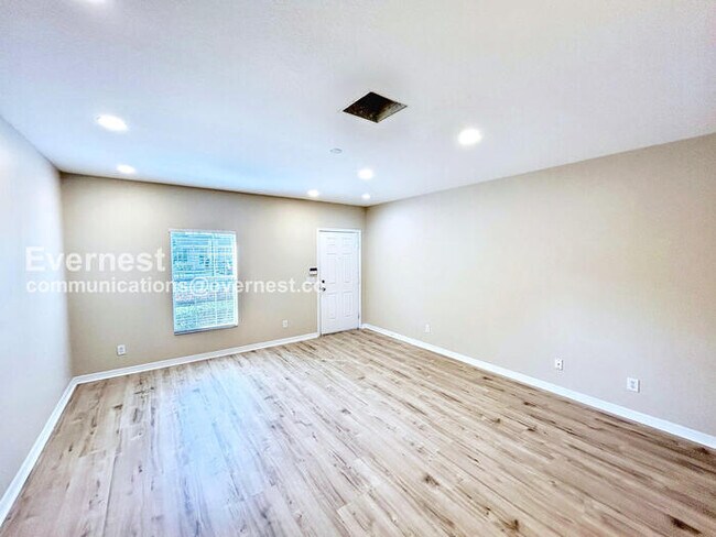 Foto del edificio - 16351 Swan View Cir