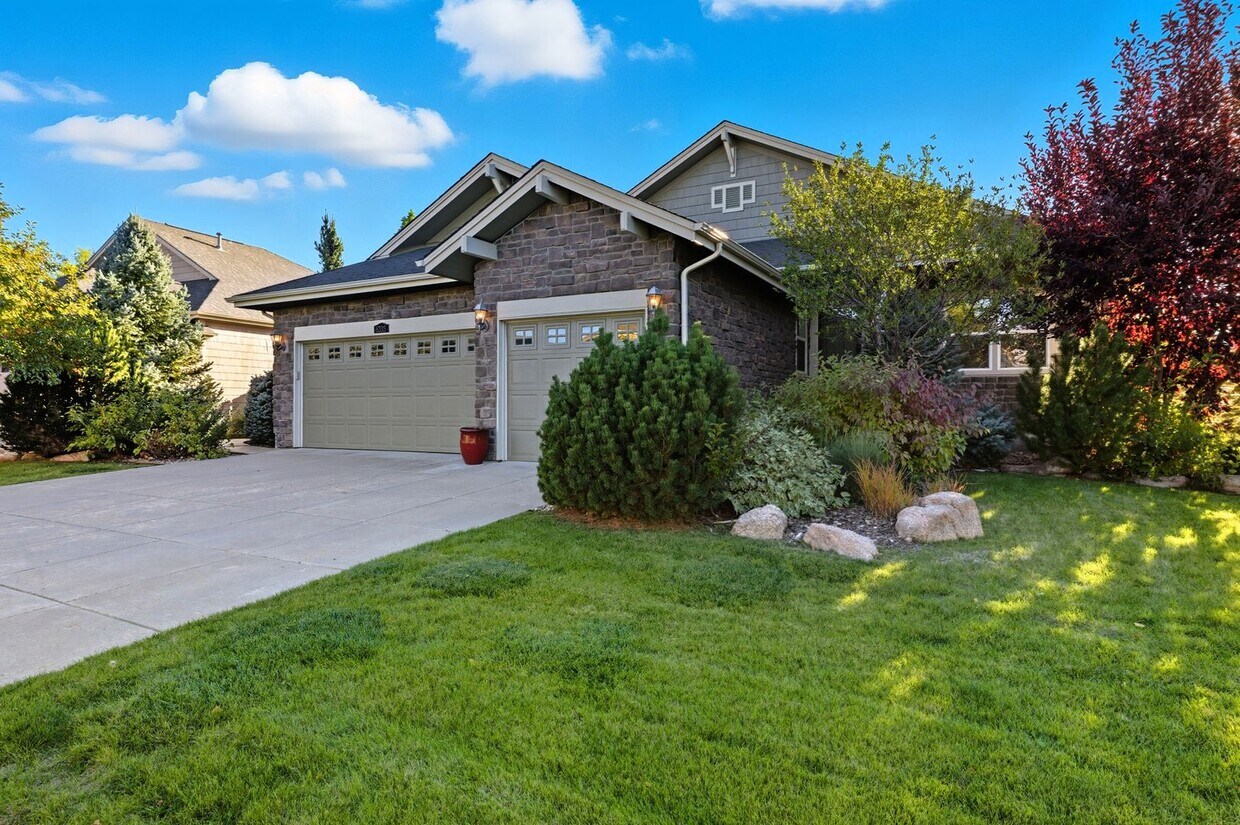 Beacon Point 5 Bedroom Ranch, 3-Car Garage... - Beacon Point 5 Bedroom Ranch, 3-Car Garage...