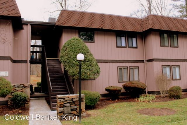 Primary Photo - 27 Lake Dr