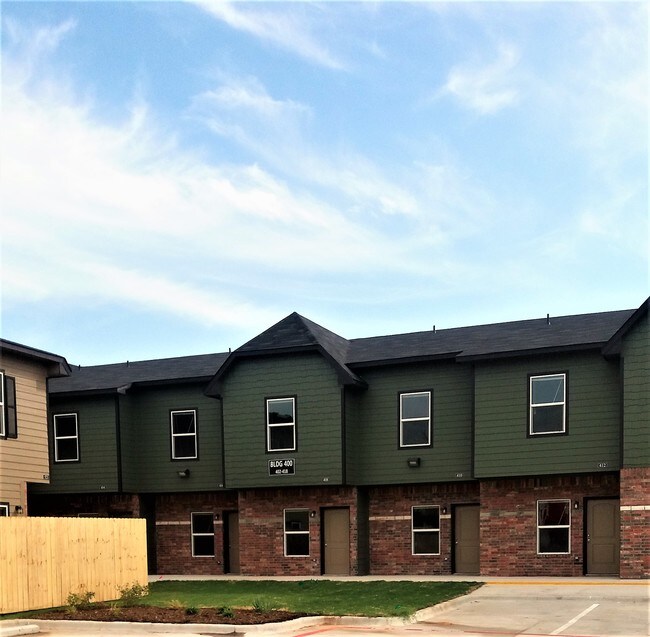 Longhorn Townhomes Apartments Early, TX