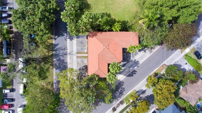 Foto del edificio - 1333 NW 15th St