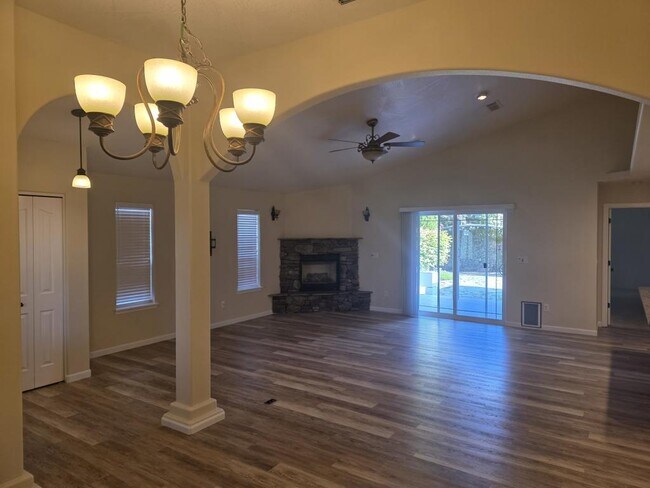 Foto del edificio - 109 SW Otter Ct