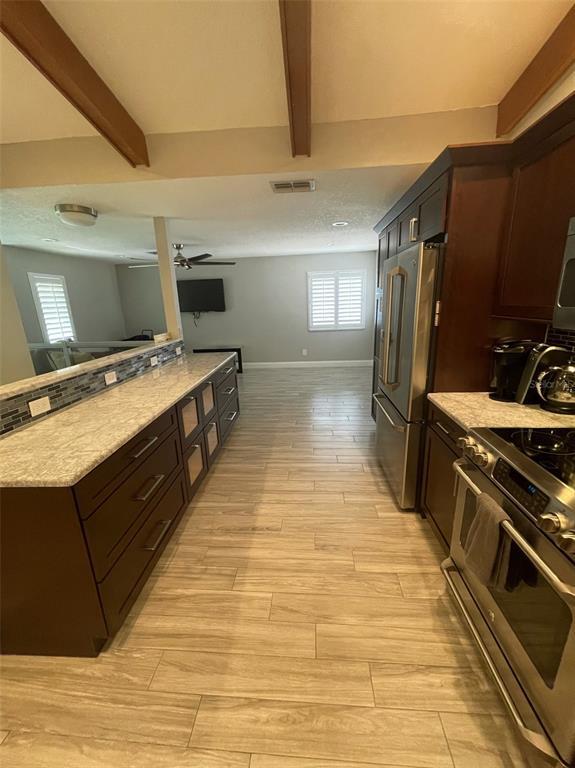 Foto del edificio - 1450 Mahogany Ln