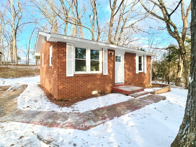 Foto del edificio - 845 Britton Springs Rd