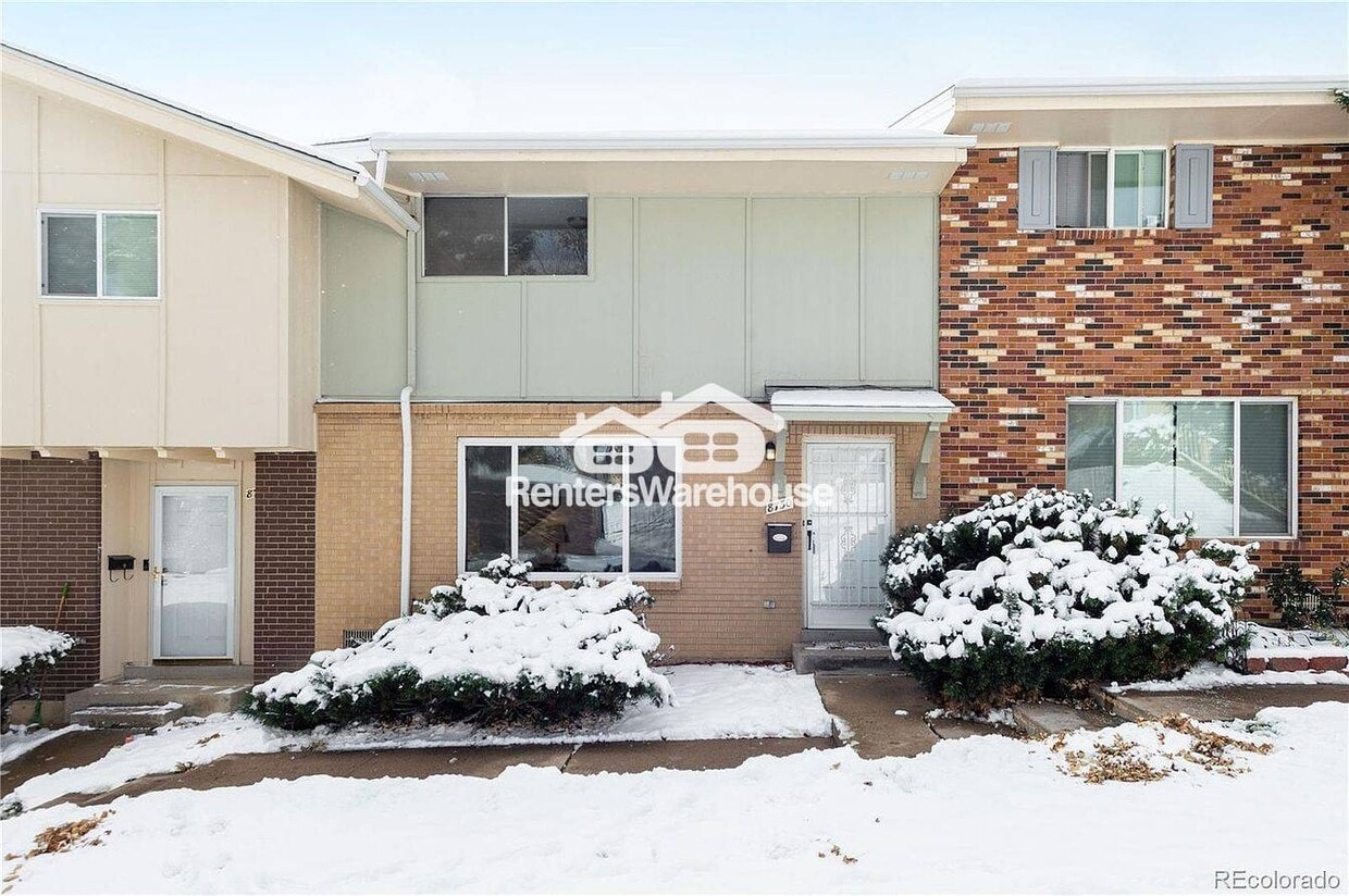 Foto principal - 8750 Mariposa St