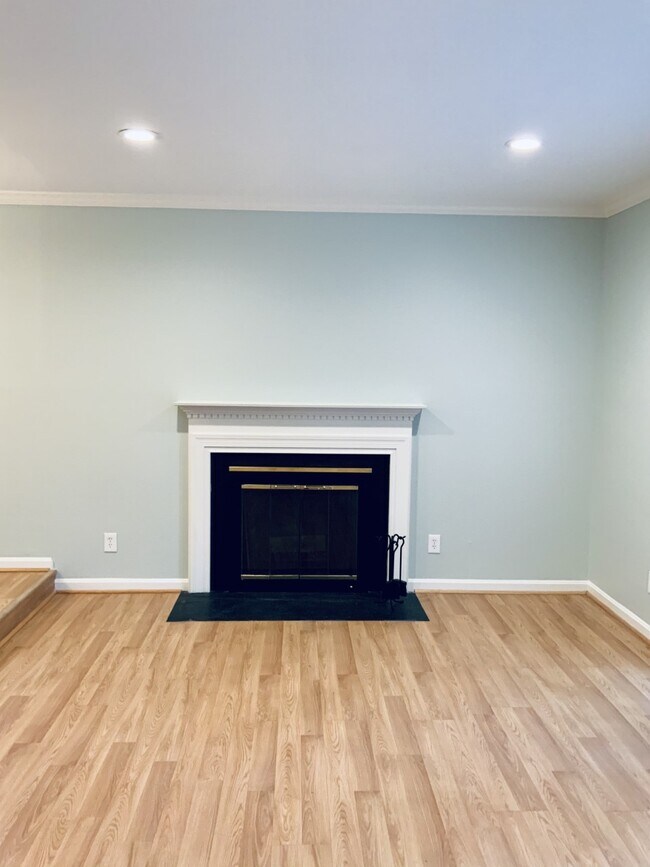 Fireplace - 4102 Washington Blvd