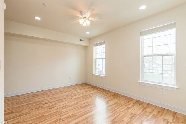 Building Photo - 2 br, 2 bath Triplex - 1935 N 7TH ST Unit 2