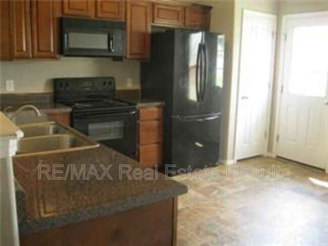 Foto del edificio - 3553 Reynolds Ave