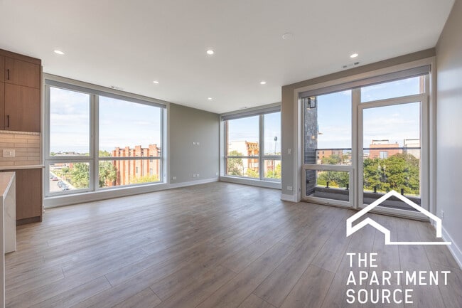 Building Photo - 2355 W Flournoy St