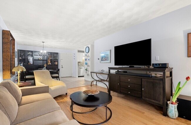 Foto del edificio - 7 Greenbriar Dr